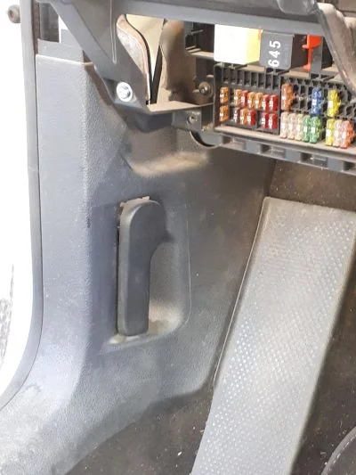 VOLKSWAGEN SEAT SKODA KAPUT AÇMA KOLU