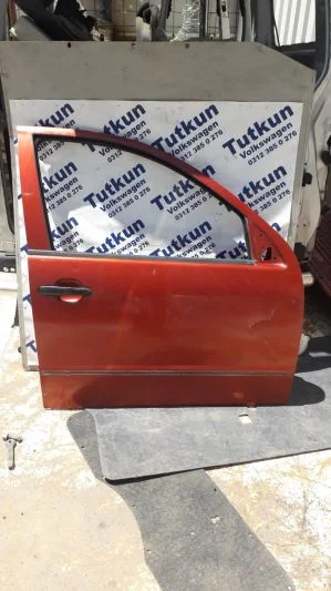 SKODA FABİA 2001-2009 MODEL BORDO-KIRIMIZI RENKTE HATASIZ ORJİNAL SAĞ ÖN KAPI