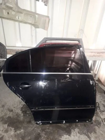SKODA SUPERB 2005-2010 MODEL SİYAH RENK SAĞ ARKA KAPI