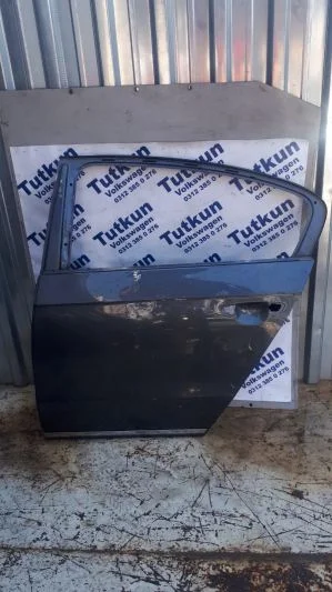 VW PASSAT 2011-2014 MODEL MAVİ RENK SOL ARKA KAPI