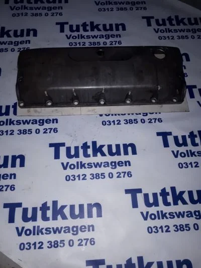 VW TRANSPORTER T5 2.5 AXD MOTOR KÜLBÜTÖR KAPAĞI