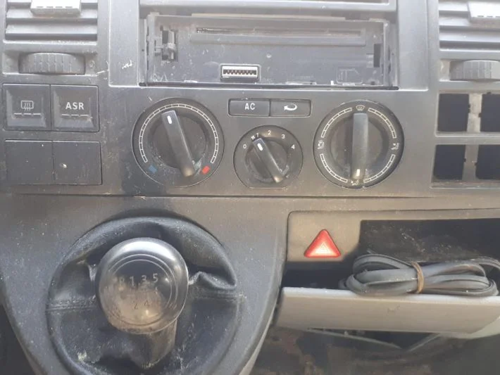 VW TRANSPORTER 2004-2010 T5 KALÖRİFER KUMANDA PANELİ
