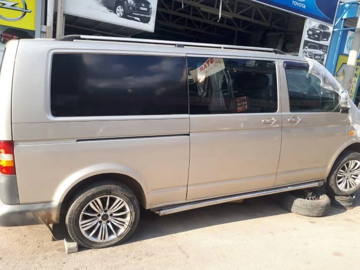 VW TRANSPORTER T5 2004-2010 UZUN ŞAŞE SAĞ ARKA KESME ÇAMURLUK