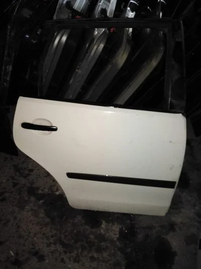 VW POLO ÇIKMA ORJİNAL SAĞ ARKA KAPI BOŞ