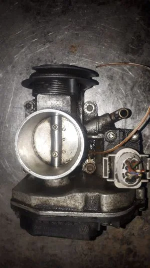 VW POLO AEE BOĞAZ KELEBEĞİ