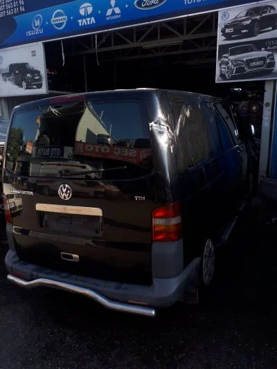 VW TRANSPORTER SİYAH RENK BAGAJ KAPAĞI
