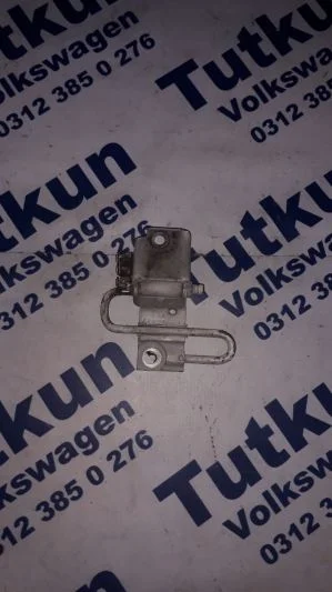 VW CADDY 2004-2012 MODEL SAĞ ÖN KAPI MENTEŞESİ 1T0831412A