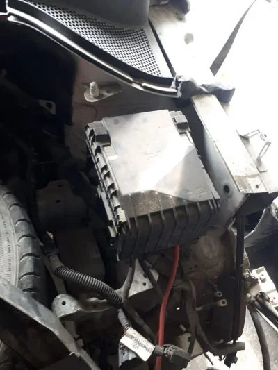 VW CADDY SİGORTA KUTUSU