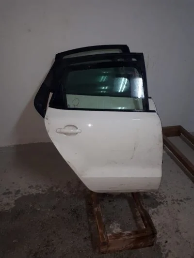 VW POLO 2010-2015 BEYAZ RENK SAĞ ARKA KAPI