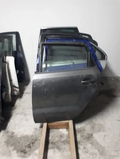 VW POLO 2010-2015 GRİ RENK SOL ARKA KAPI