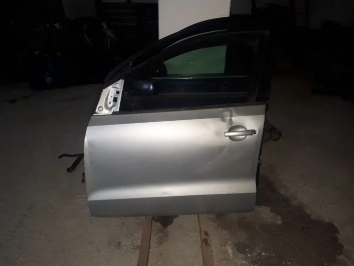 VW POLO 2011-2015 GÜMÜŞ GRİ SOL ÖN KAPI