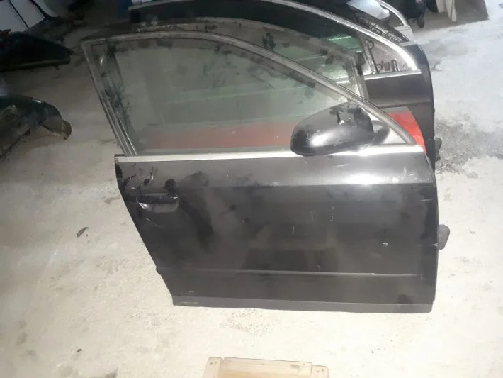 AUDİ A4 2007-2009 SİYAH SAĞ ÖN KAPI