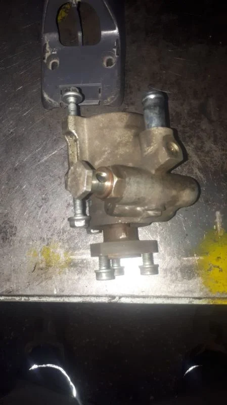VOLKSWAGEN POLO AFT MOTOR 100 LÜK DİREKSİYON POMPASI